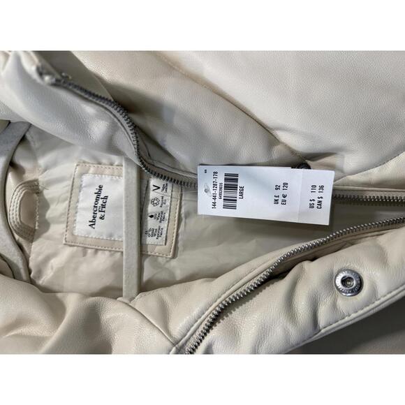 NWT Abercrombie & Fitch Oversized Vegan Leather Quilter Puffer Vest in Cream - Picture 5 of 6